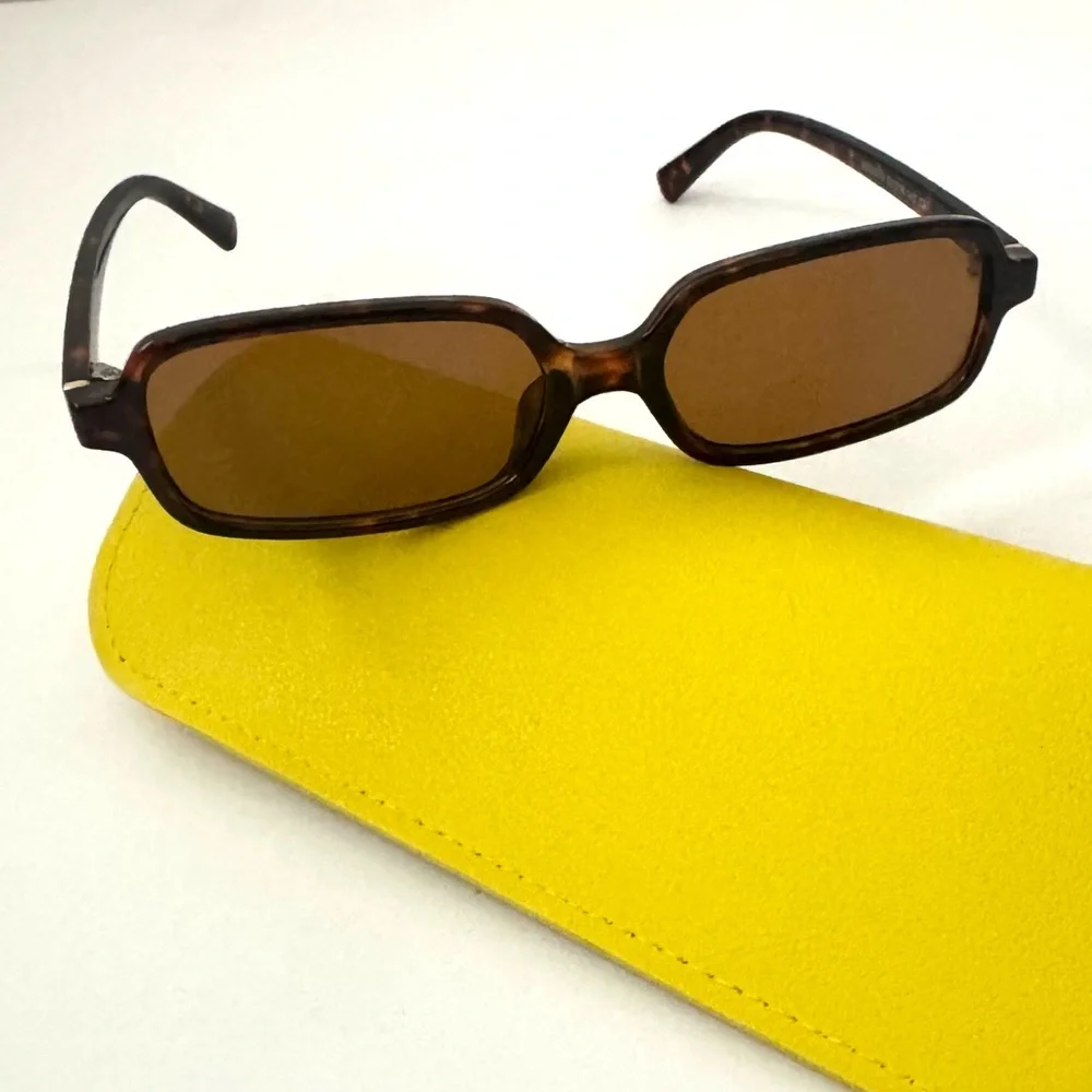 Women Small Narrow Rectangle Sunglasses UV400 Retro 90s with Case